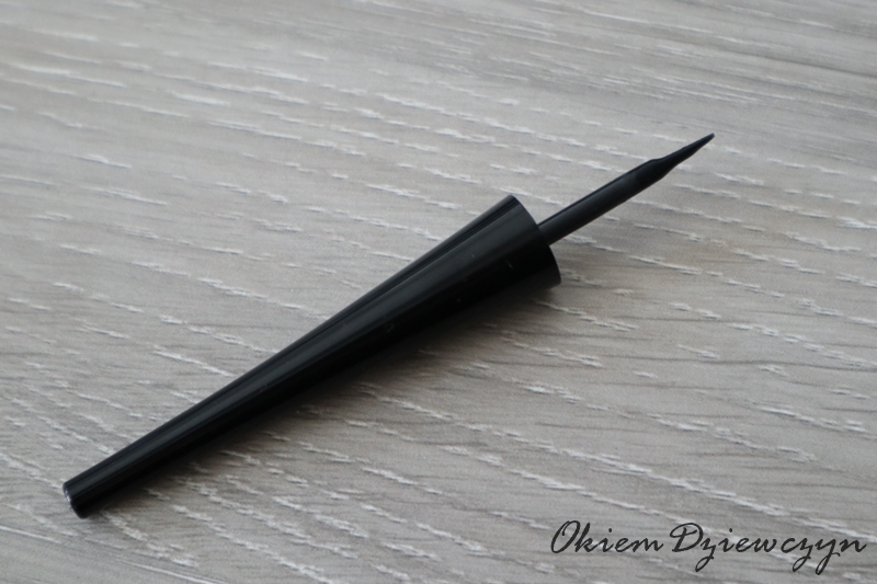 Pędzelek Eyeliner Megaliner Black